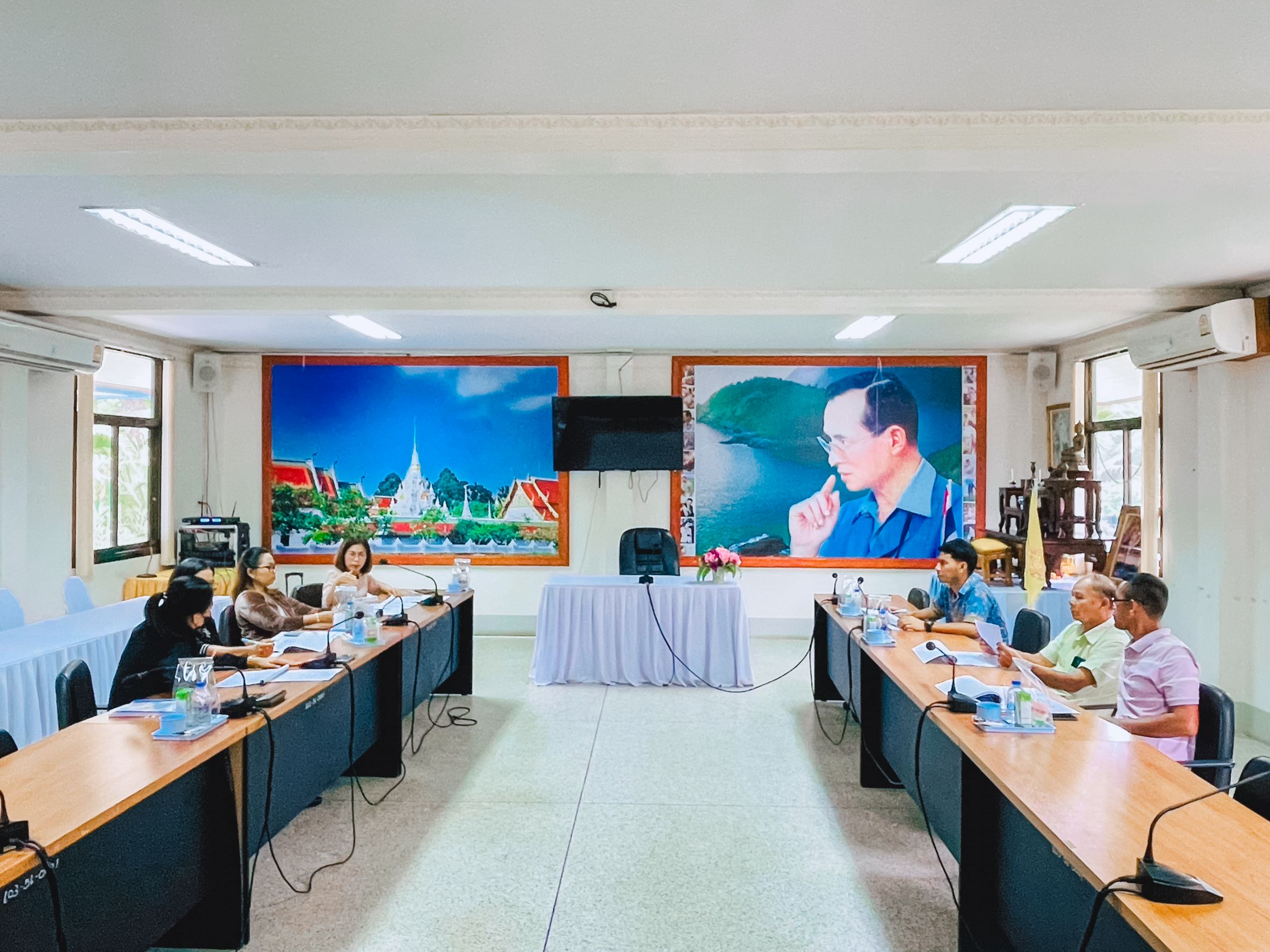 ประชุมคณะกรรมการสนับสนุนการจัดทำแผนพัฒนาเทศบาลตำบลเวียง